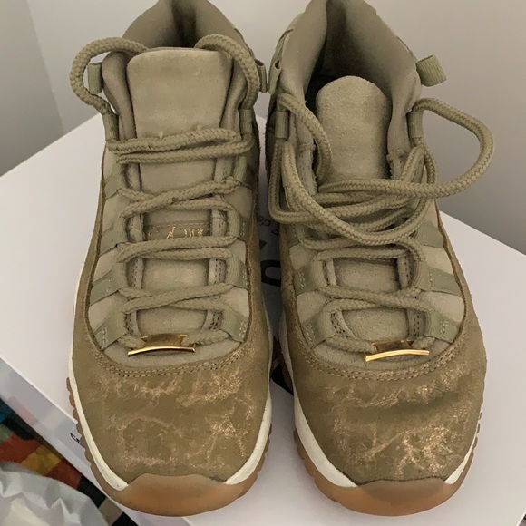 Air Jordan 11 - Picture 4 of 7